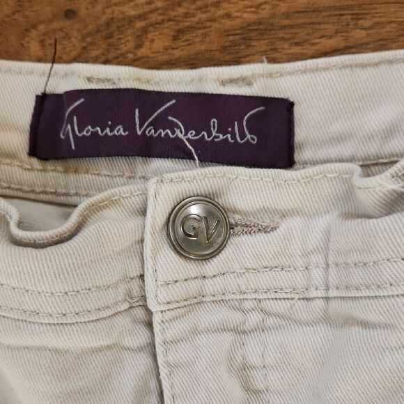 Gloria Vanderbilt Cream Capris with Rolled Cuffs Womens Size 10 - Picture 2 of 9